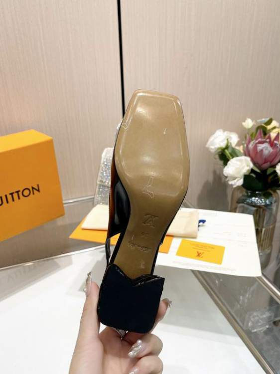 Picture of Louis Vuitton Shoes _SKULVsz35-41513575.5cmmnf0356